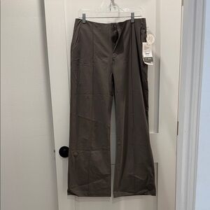Vuori women’s Khaki Chinos